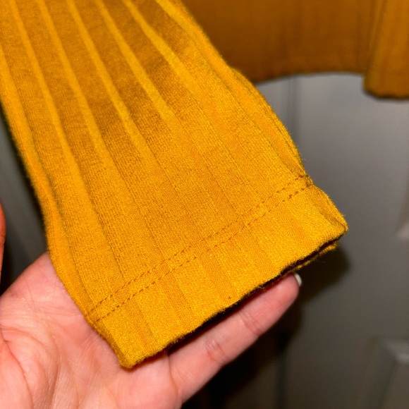 DYNAMITE • S Mustard Yellow Top - Picture 3 of 6